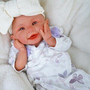 18.5in Full Silicone Reborn wheaten Open Eyes Smiling Baby Girl Dolls Lifelike